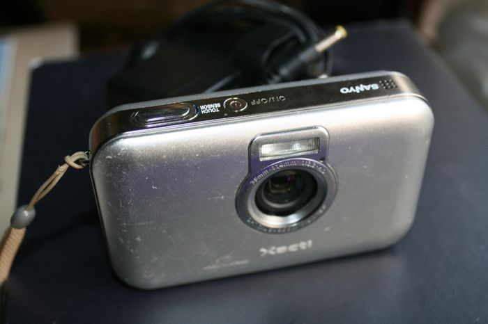 Sanyo Xacti E6 Digital Camera Vpc-e6 Tested