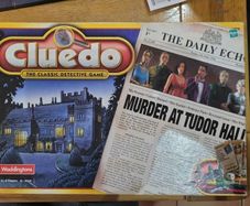 Cluedo Board Game, Classic Detective Game, 2000 Hasbro, Waddingtons