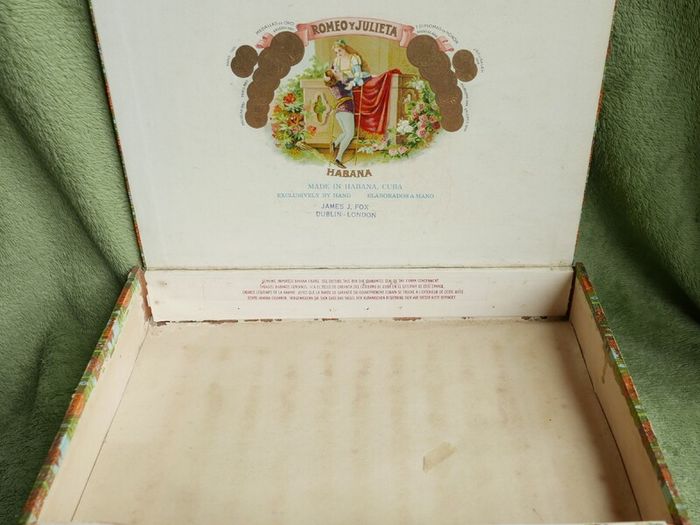 Vintage Romeo y Julieta Imported Tobacco Cigar Box Vintage Tobacciana Old Cigar Box Havana - CUBA Cigar Box Empty
