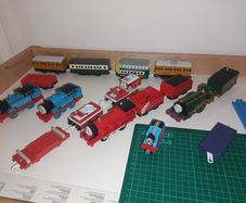 Thomas & Friends Train Bundle  Large Lot (Engines, Coaches & Wagons)