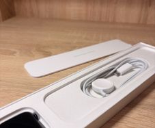Apple Watch SE(2nd generation) - Midnight - Box, Charger and Band included