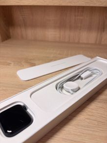 Apple Watch SE (2nd generation) - Original box and accessories