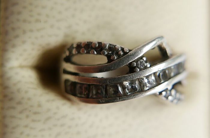 Vintage 925 Sterling Silver Crossover Ring with Stone Setting size M - 5,1g