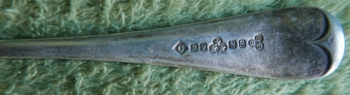 Vintage BARKER BROS Birmingham Silver Plated Spoon