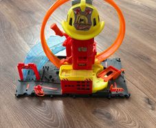 Hot Wheels Super loop fire station