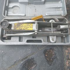 Hydraulic trolley jack