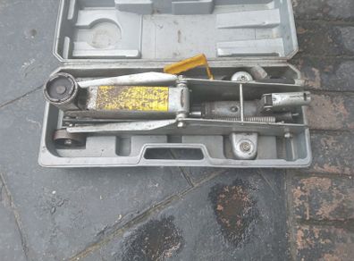 Hydraulic trolley jack