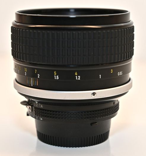 Nikon 85mm f1.4 AIS