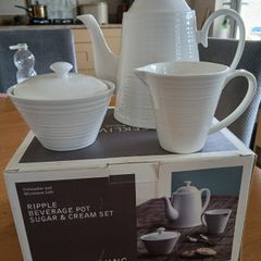 New Bellek Ripple tea set 30 euro