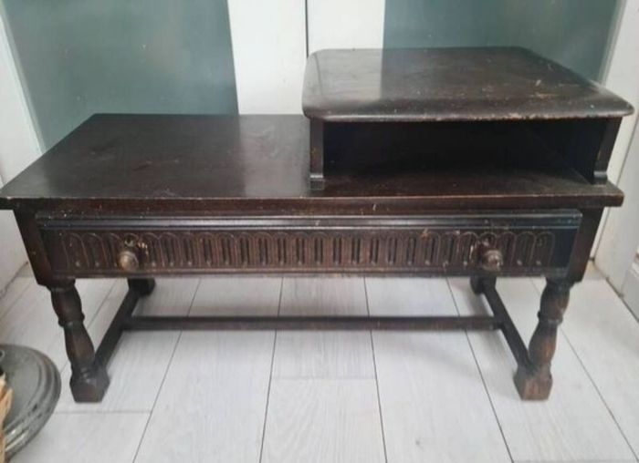 Telephone Seat