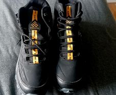 hi tech hiking boots