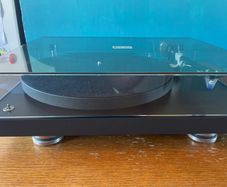 Pro-ject Debut Pro  deck