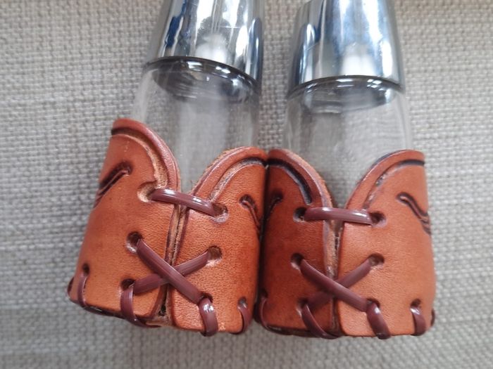 Vintage Salt and Pepper Bamco Longhorn Design Leather covered circa 1980 made in Mexico FREE STANDARD POSTAGE INCLUDED