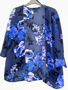 Floral kimono size 10