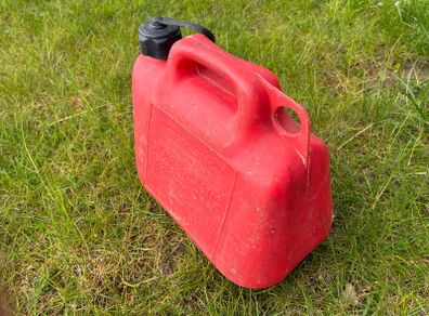 Plastic petrol can
