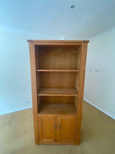 display cabinet / bookcase with a lower cupboard.