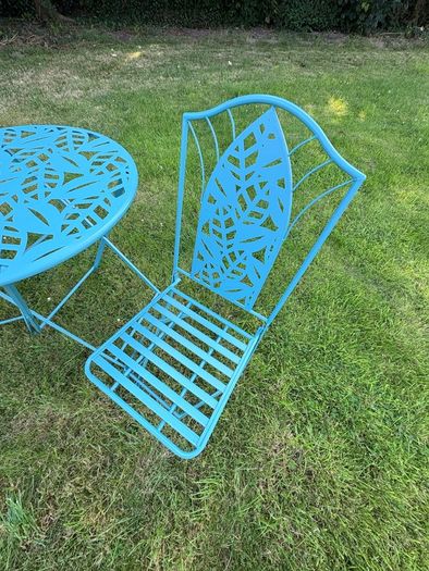 Teal metal garden set (new)