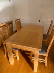Solid Wooden Extendable Dining Table