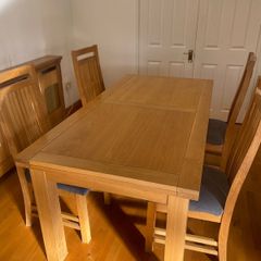 Solid Wooden Extendable Dining Table