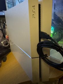 PS4 Cuh-1116a 500GB with P.T Silent Hills installed Firmware V11.02