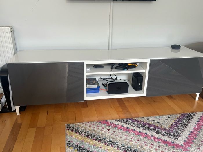 Cabinet / TV stand