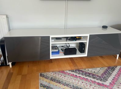 Cabinet / TV stand