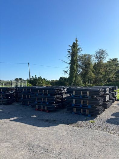 Rubber fencing stakes