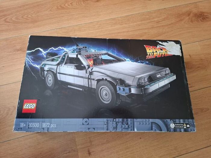 LEGO Icons 10300 Back to the Future Time Machine DeLorean