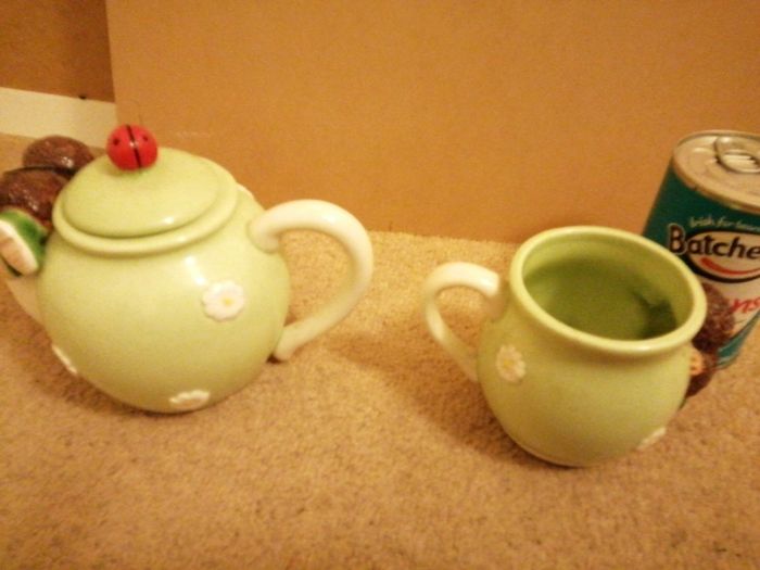 tea pot and mug