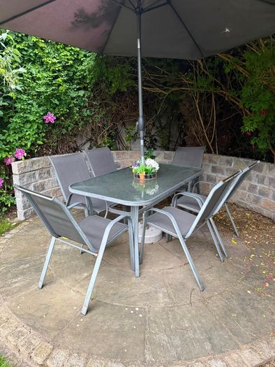 Garden Table & 6 chairs