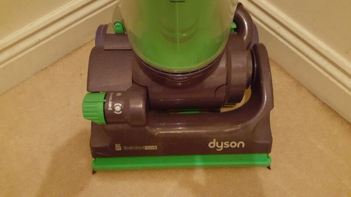 Dyson DC07 Upright - brush control - hepa