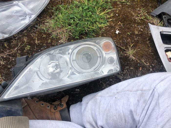 ford mondeo headlight