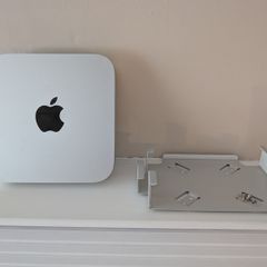 Apple Mac mini with mounting bracket
