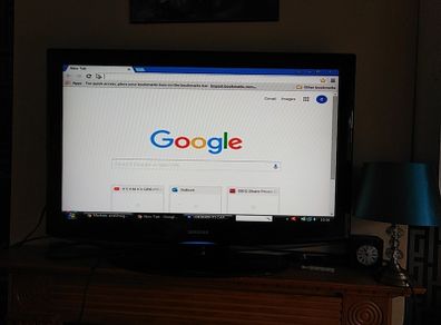 Samsung TV screen 35 by 19