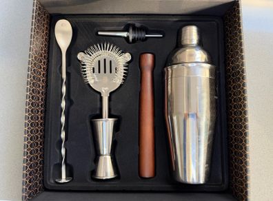 Cocktail Shaker Set