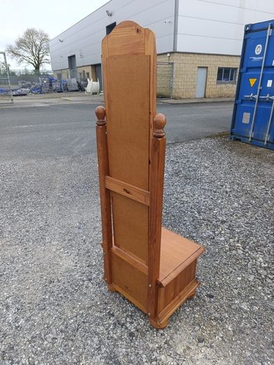 Mirror Stand