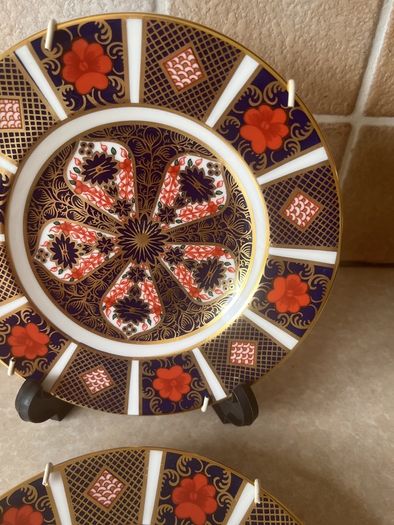Royal Crown Darby " Old Imari" 1128 6.5" plates