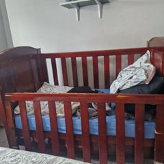 toddler/baby crib/bed