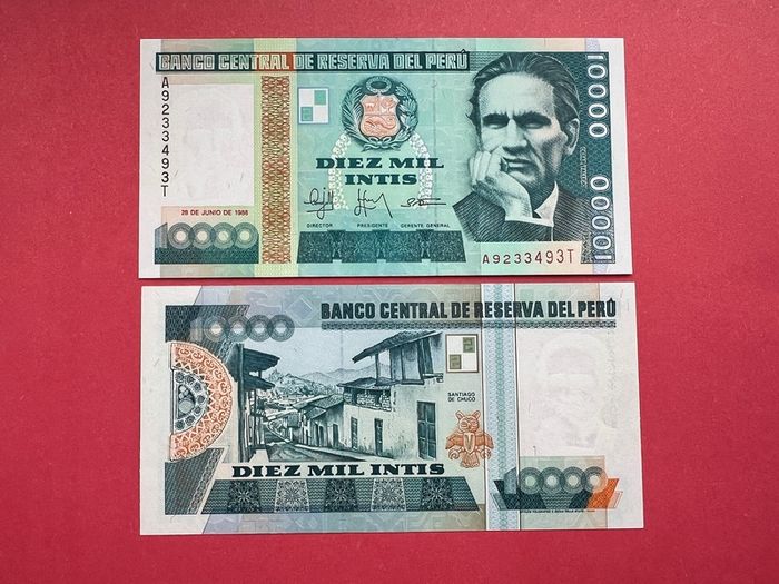 Peru  10,000 Intis  1988  ( uncirculated )
