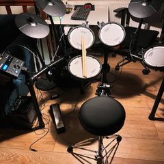 Roland TD-07DMK V-Drum Set Bundle