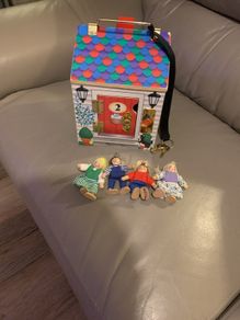 Melissa and Doug play house