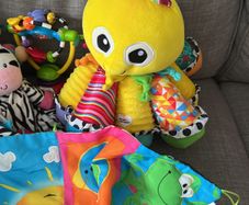 Octotunes octopus and Bag of baby toys