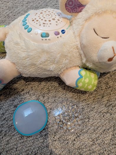 Night light and noise machine for baby