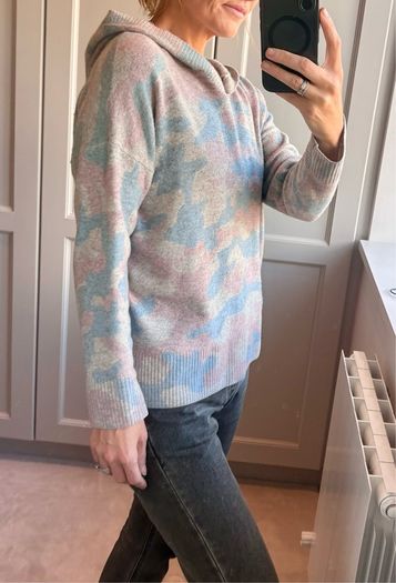 Lucy Nagle 100% cashmere hooded sweater.