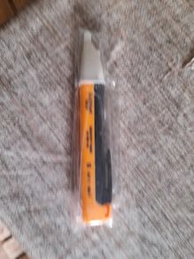 voltage detector