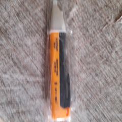 voltage detector