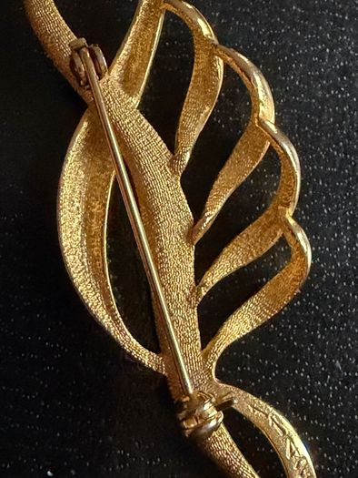 brooch