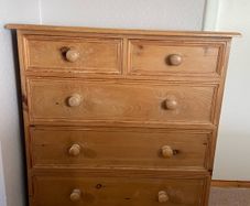 Pine Chest of Drawers