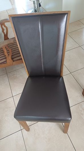 kitchen table and chairs