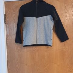 F&F Active Techsport Zip-Up  Hoodie.  Age : 6 -7  Years.   B.N.W.T